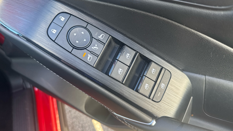 Nissan Qashqai 1.3 DiG-T MH N-Connecta 5dr Petrol Hatchback